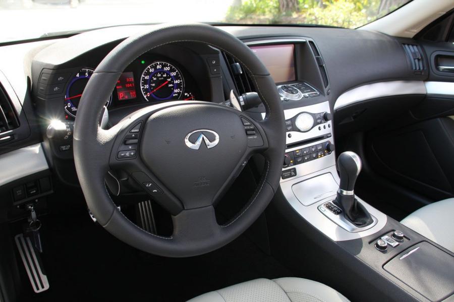  Infiniti G37 Convertible 2008 года  (фото 34 из 57)